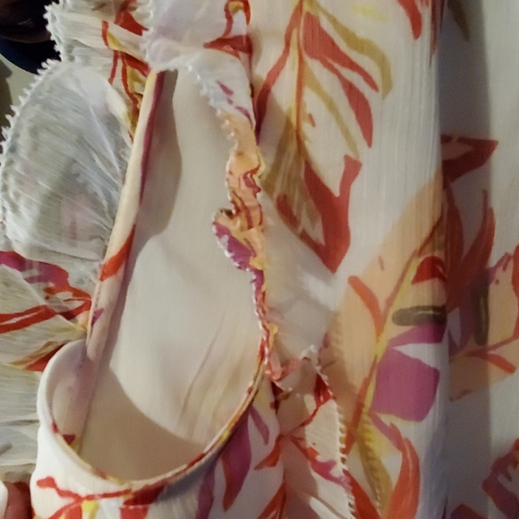 New WT Kaari SOLD TO RESALE SHOP!! - Picture 5 of 8